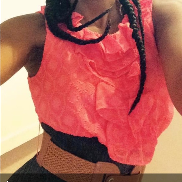 Beautiful slim ruffled top dress - Picture 3 of 4